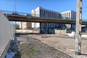 Los huesos han sido encontrados junto al puente de la Avenida del Mediterráneo.