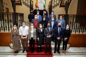 Carmen Crespo aplaude la apuesta pionera de Frutilados del Poniente por la economía circular.