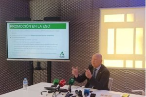 El consejero de Educación, Javier Imbroda, en una imagen difundida por la Junta de Andalucía.