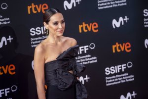 Tamara Falcó en el photocall previo al estreno de un documental.
