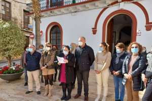 Lectura manifiesto contra la violencia machista en Cuevas.