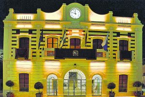 Garrucha  se aferra a su fondo marino para el futuro.