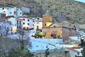 Laroya aprovecha su entorno único para atraer a visitantes.