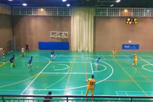 El equipo celeste lanzado a por la victoria.