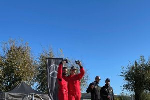 El equipo mojaquero en el podio.