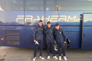 Los tres jugadores celestes con la Selección de Almería.