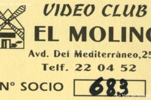 En la cartera, junto al carnet de identidad, casi todos llevábamos alguna de  las tarjetas del videoclub del que éramos socios.