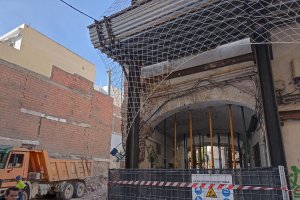 El arco de Braulio Moreno, en pie a pesar de todo.