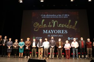 Algunos de los homenajeados durante la gala celebrada en El Ejido.