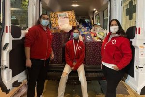 La Cruz Roja en el Mediterráneo en la recogida de juguetes.