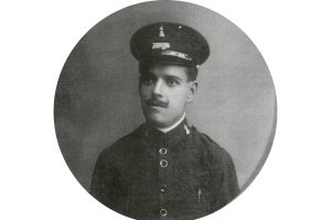 Salvador García estaba empleado como conserje en la Audiencia y era también zapatero en la calle Real.