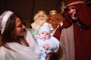 María, Jesús y San José en la representación viviente del Belén