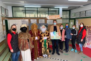 El CEIP Abdera gana el XXVII Concurso Escolar de Belenes con su creación “sostenible” de papel de periódico.