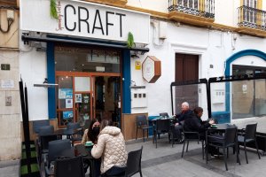 Una cafetería del centro de Almería.