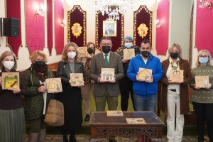 La Asociación ha entregado al Ayuntamiento de Berja las 46 placas pictográficas.