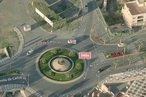 Rotonda en la que se produjo el accidente este miércoles.