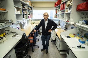 El Consejo Social de la UAL reconoce a Ginés Morata con el Premio al \'Espíritu Universitario y los Valores Humano\'.