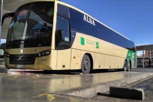 Autobús del Consorcio Metropolitano de Transportes en las dársenas de la Intermodal