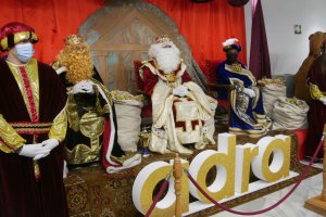 Imagen de la última visita de los Reyes Magos a Adra.