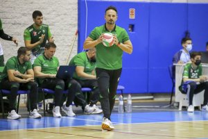 Manolo Berenguel quiere volver a la Liga con una victoria.