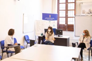 Ángeles Martínez en su visita al SPDA.