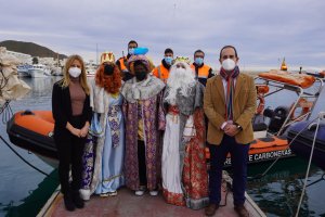 Sus majestades llegan al puerto de Carboneras