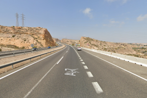 El accidente tuvo lugar en la A-7 a su paso por Almería en la tarde del sábado.