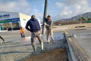 Comienzo de las obras de la rotonda a los transportistas en Albox