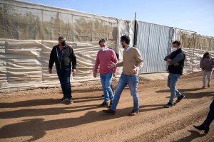 Alcalde visita obras camino rural en paraje Cortijo Dionisio.
