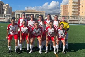 Las rojiblancas aprenden a perder en su campo.