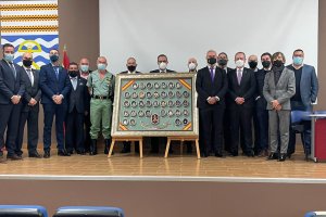 El general Marín y miembros de la Confraternidad