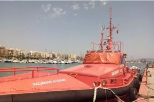 Salvamar Algenib atracada en su base de Garrucha (Almería).