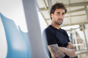 Íñigo Eguaras refuerza el centro del campo del Almería hasta 2024.