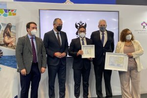 La distinción \'Soles de Oro\' recae sobre el gerente del restaurante Lua de Puerto Rey