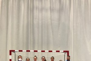 Las jugadoras ejidenses posan antes del partido.