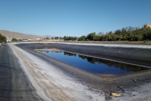 La ausencia de lluvias hace que el agua embalsada sea cada vez más escasa