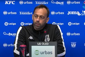 Fran Fernández en la sala de prensa de Butarque.