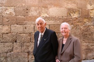 José Luis Romanillos, junto a su esposa Marian Harris, en Almería en 2017.