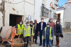 Autoridades políticas en Almócita.