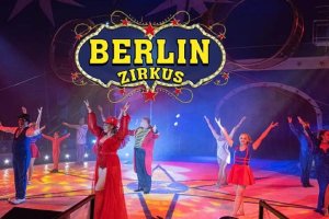 La nueva gira de Berlín Zirkus hace parada en Roquetas de Mar.