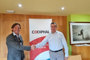 El gerente COEXPHAL, Luis Miguel Fernández, y Antonio Cambil, en representación de ECCO2