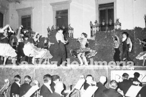 En 1967 los Festivales de España cambiaron de escenario. Dejaron de celebrarse en el tercer recinto de la Alcazaba y se trasladaron a la Plaza Vieja.