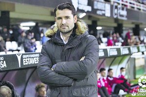 Lolo Escobar no terminará la temporada con el Mirandés.