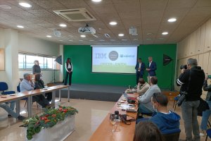 Presentación en Las Palmerillas de la Plataforma Tierra de Cajamar e IBM
