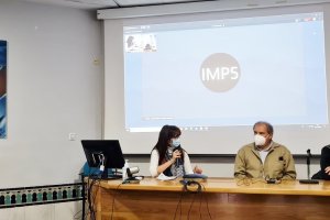 Durante la formación a los sanitarios del Hospital de Poniente.