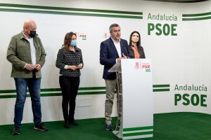 Juan Antonio Lorenzo durante su intervención, en la sede del PSOE.