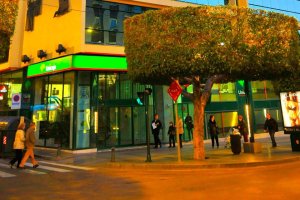 Sede de Unicaja Banco en Almería.