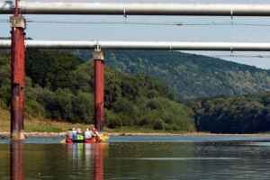 Gasoducto sobre el río Dniester, en la región de Ternopil, al oeste de Ucrania /The Conversation