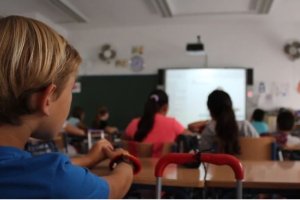 Las mascarillas pronto podrán ser historia de las aulas.