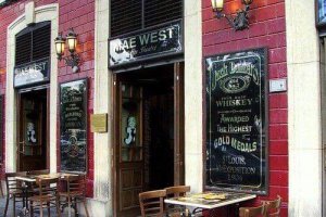 Antigua \'Mae West\'.